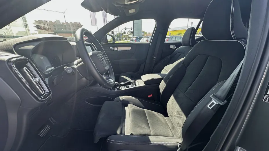VOLVO XC40 XC40 B3 Plus Dark aut