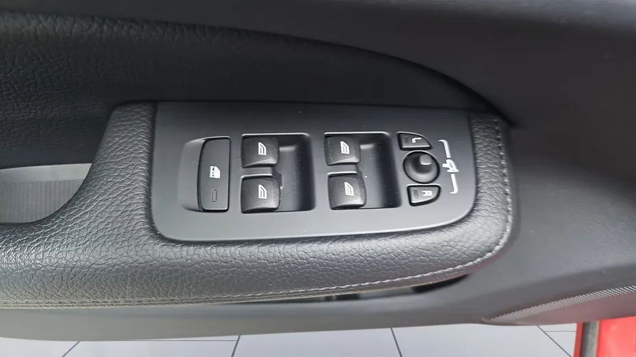 VOLVO V60 V60 B3 B Momentum aut
