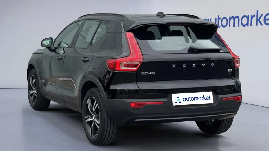 VOLVO XC40 XC40 B3 Plus Dark aut