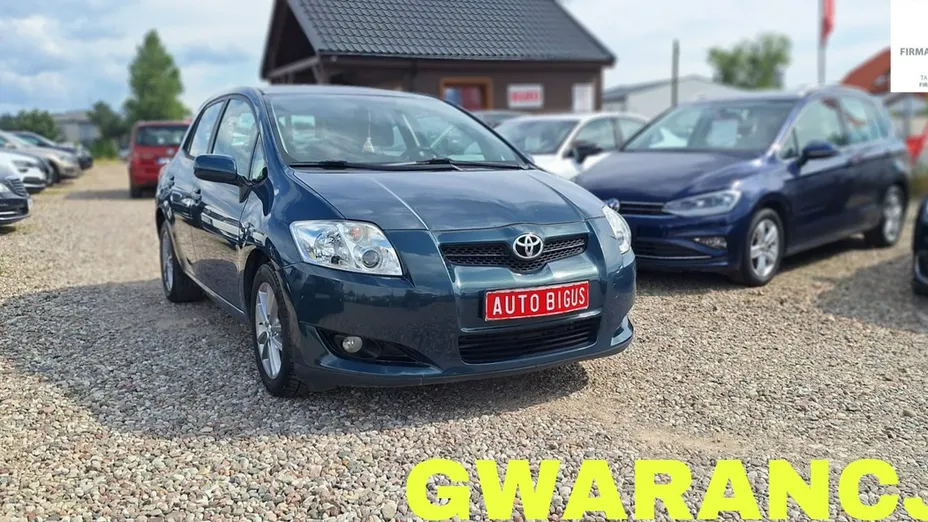 TOYOTA Auris -