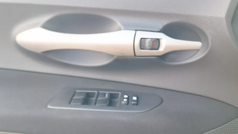 TOYOTA Auris -