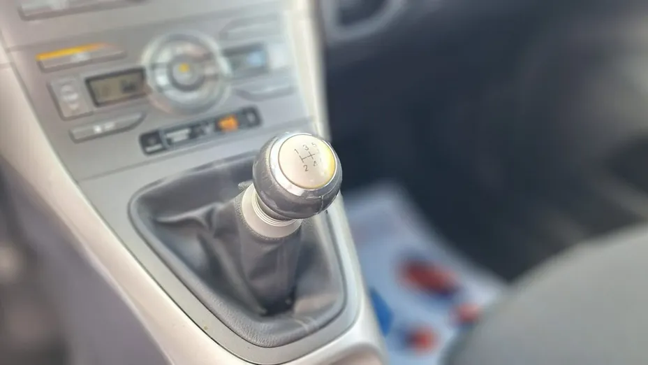 TOYOTA Auris -