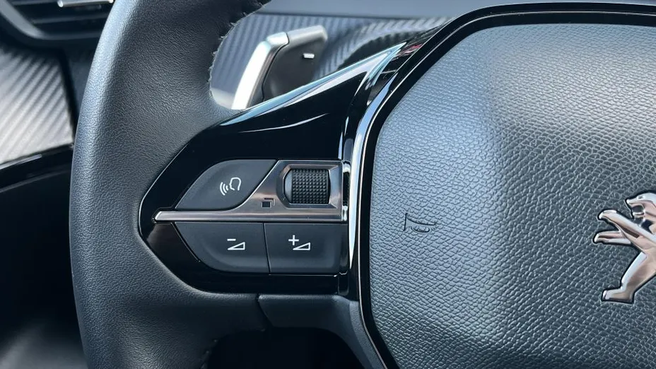 PEUGEOT 2008 2008 1.2 PureTech Allure S&S EAT8