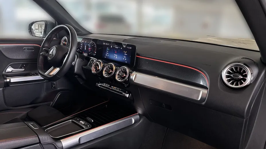 MERCEDES-BENZ GLB GLB 200 mHEV AMG Line 7G-DCT