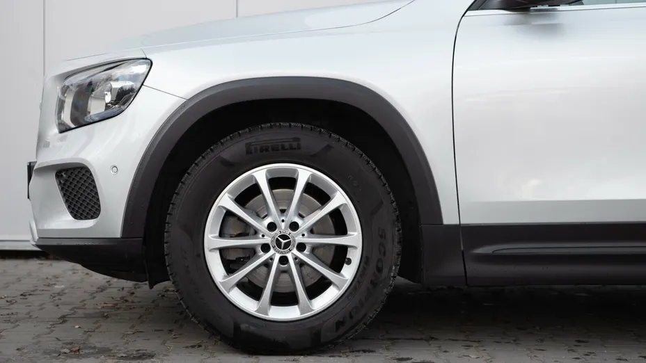 MERCEDES-BENZ GLB GLB 180 7G-DCT