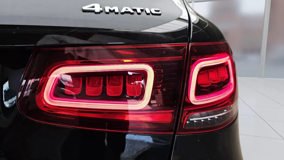 MERCEDES-BENZ GLC GLC 300 e 4-Matic