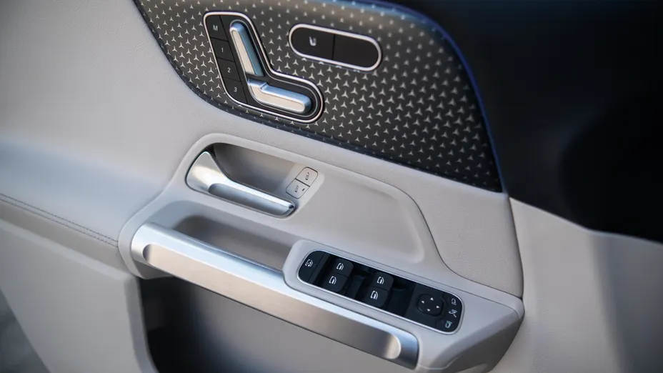 MERCEDES-BENZ GLB GLB 200 mHEV Progressive 7G-DCT