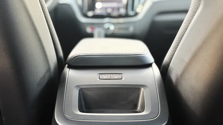 VOLVO XC60 XC60 T6 Plug-In Hybrid AWD Ultra Dark aut