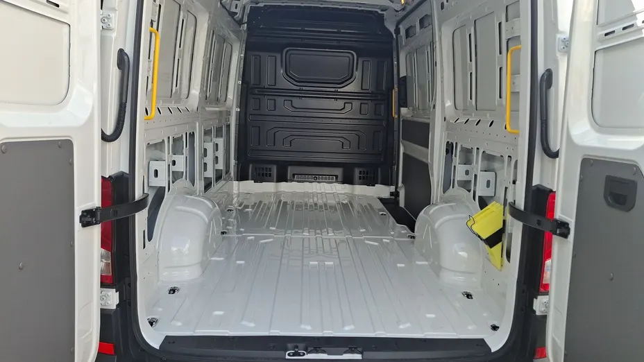 VOLKSWAGEN Crafter Crafter 35 TDI (11,3m3) aut Nowy