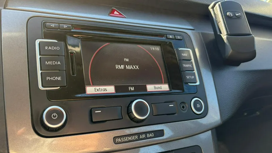 VOLKSWAGEN Passat -