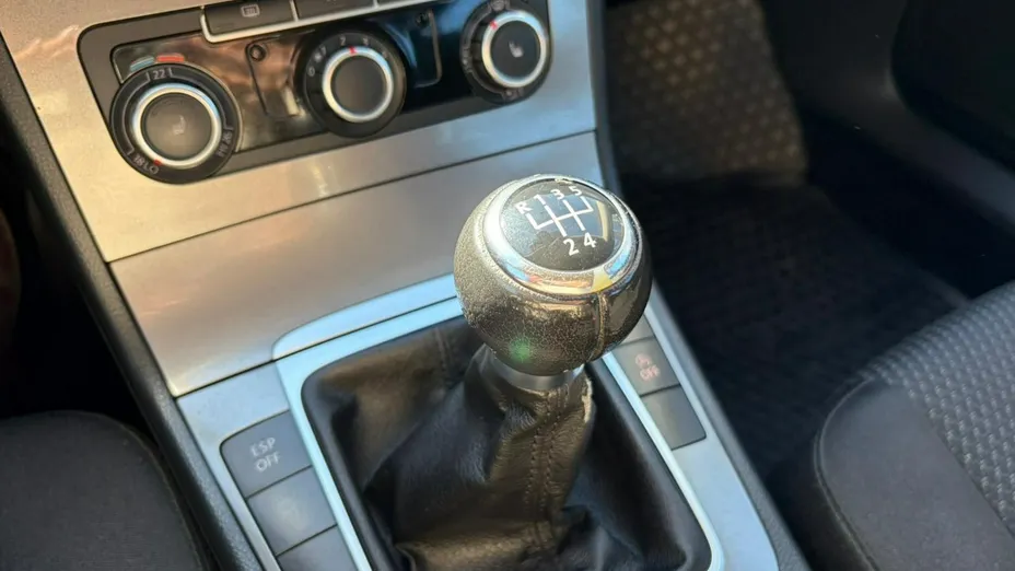 VOLKSWAGEN Passat -