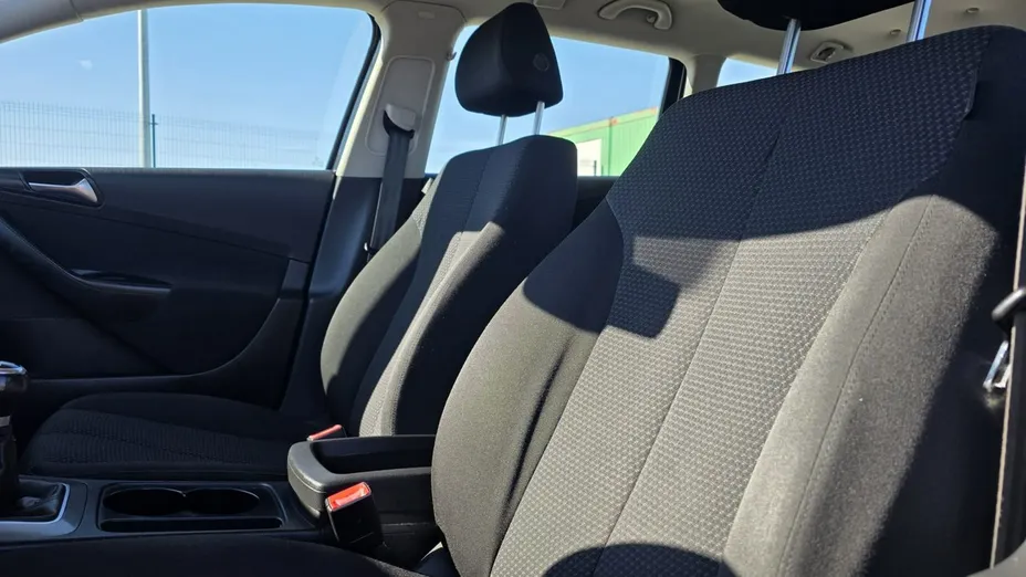 VOLKSWAGEN Passat -