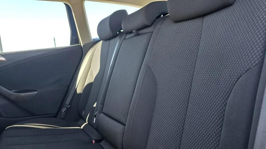VOLKSWAGEN Passat -