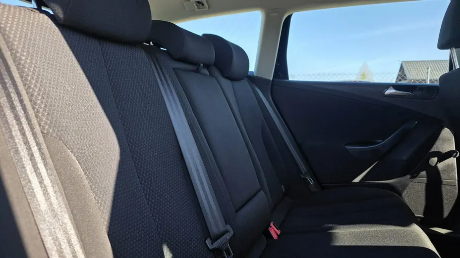 VOLKSWAGEN Passat -