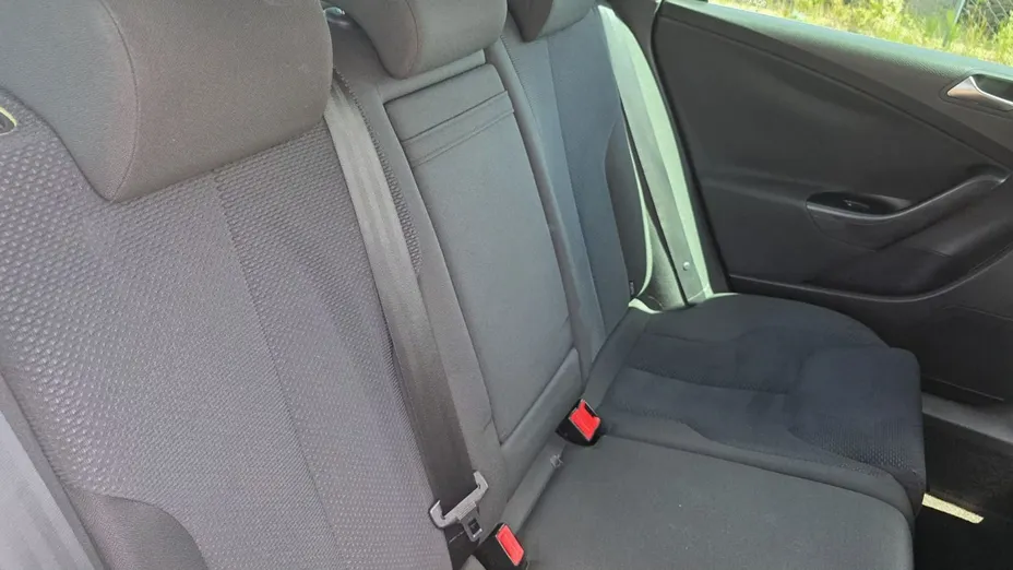 VOLKSWAGEN Passat -