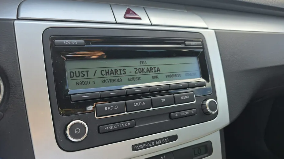 VOLKSWAGEN Passat -