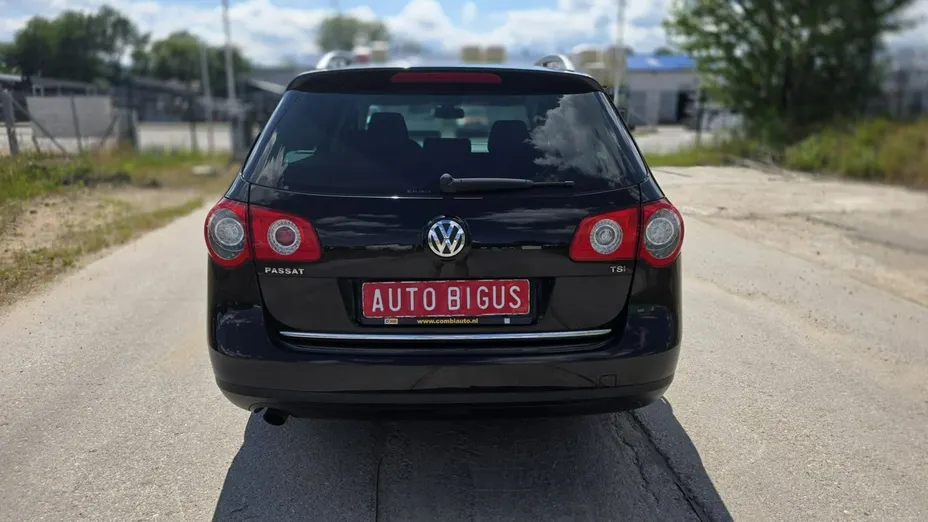 VOLKSWAGEN Passat -