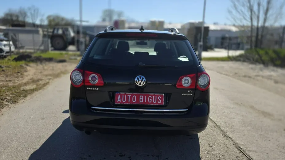 VOLKSWAGEN Passat -