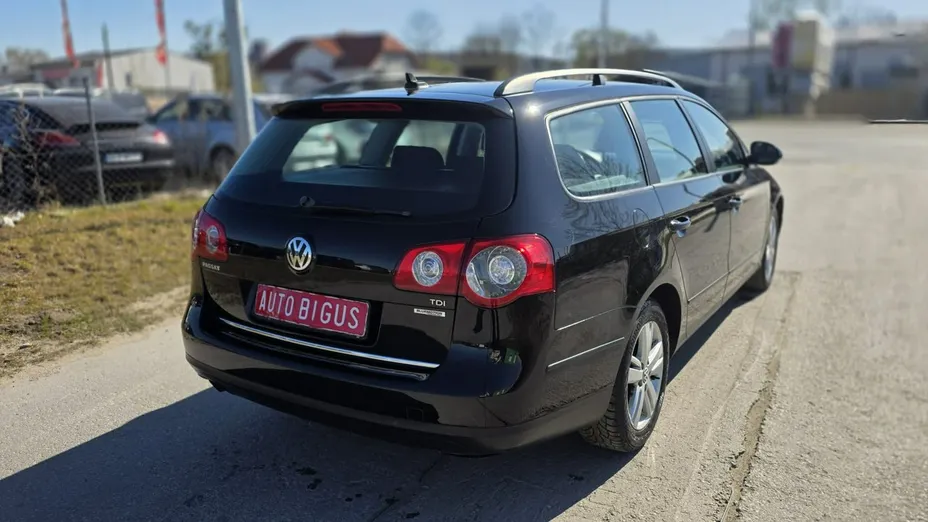 VOLKSWAGEN Passat -