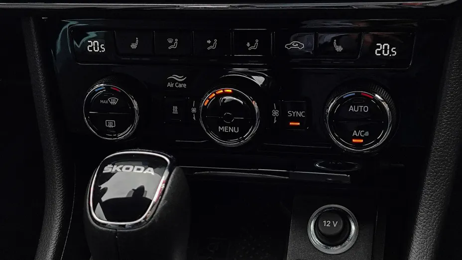 SKODA Superb Superb 2.0 TDI SCR Sportline DSG