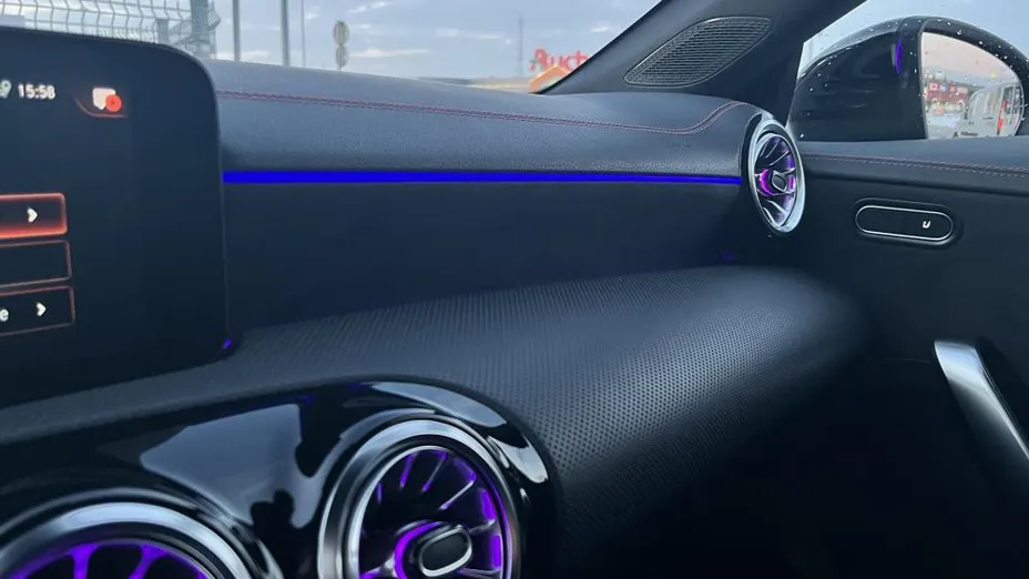 MERCEDES-BENZ CLA CLA 200 d AMG Line 8G-DCT