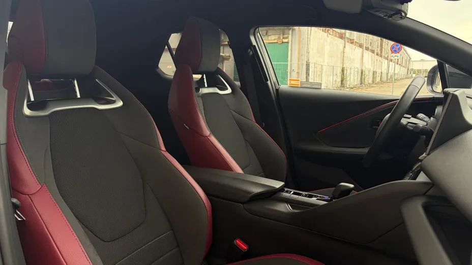 TOYOTA C-HR C-HR 2.0 PHEV Dynamic Force Tokyo Edition