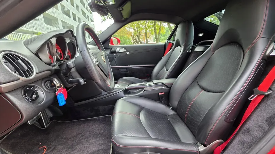 PORSCHE Cayman 718 Cayman GPF GT4 PDK