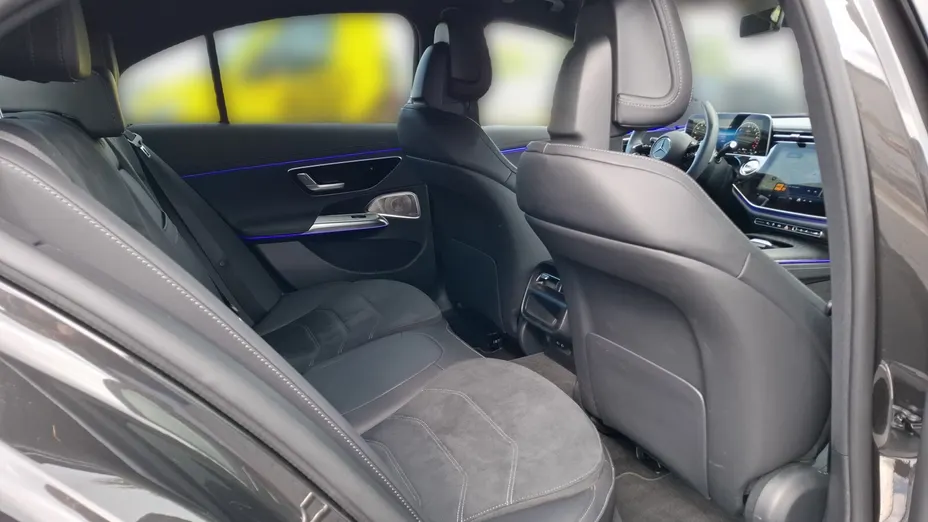 MERCEDES-BENZ E Klasa E 300 de PHEV 4-Matic AMG 9G-Tronic