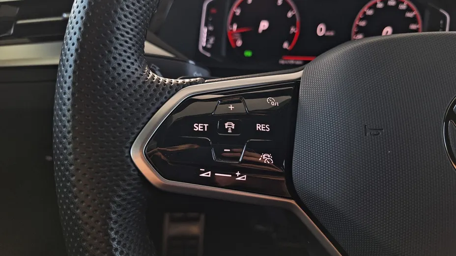 VOLKSWAGEN Arteon Arteon 2.0 TSI R-Line DSG
