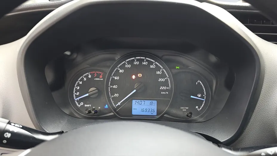 TOYOTA Yaris Yaris 1.5 Active