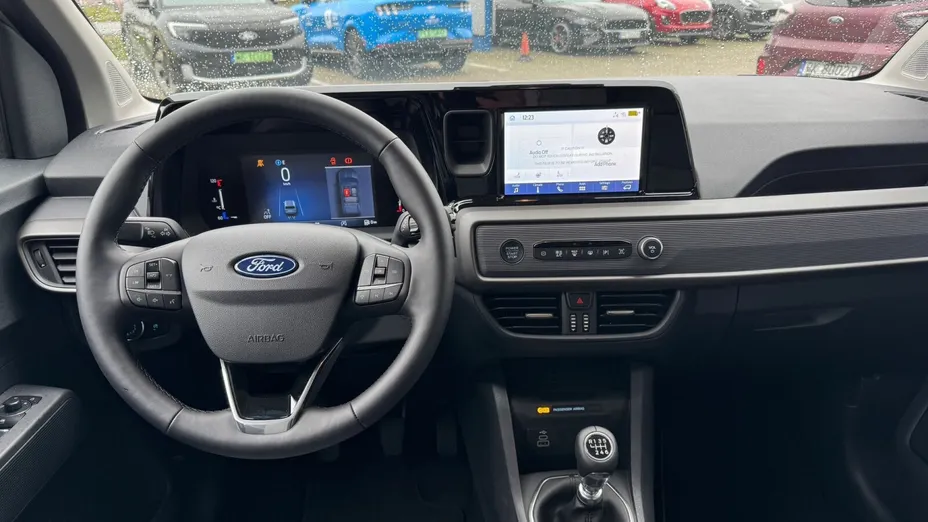 FORD Tourneo Courier Tourneo Courier 1.0 EcoBoost Titanium Nowy