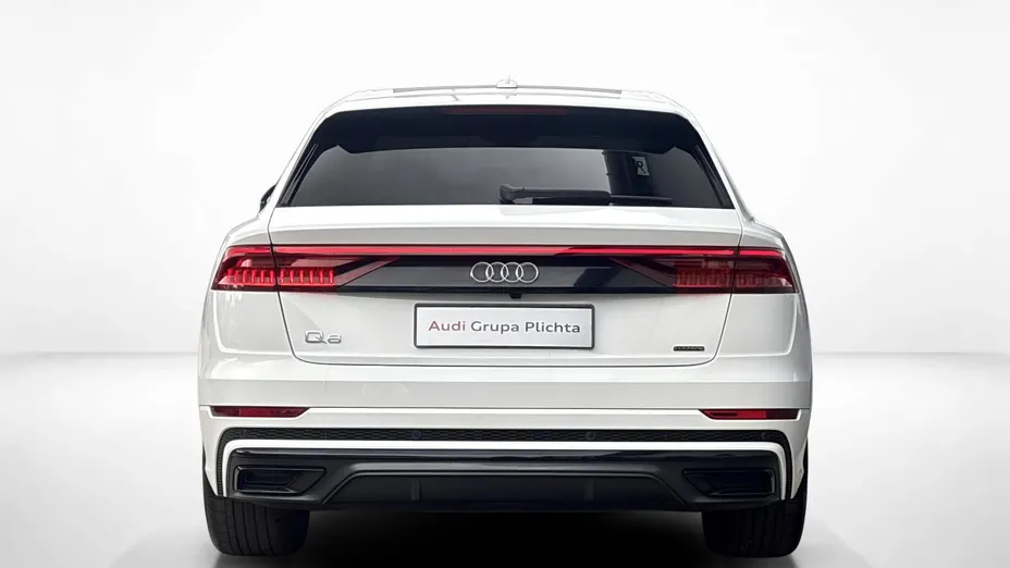 AUDI Q8 -