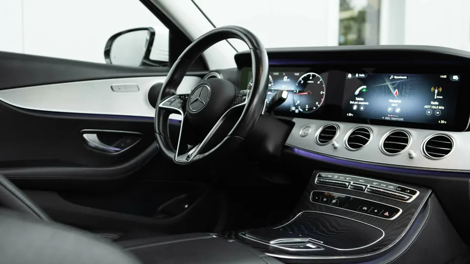 MERCEDES-BENZ E Klasa E 220 d 4-Matic AMG