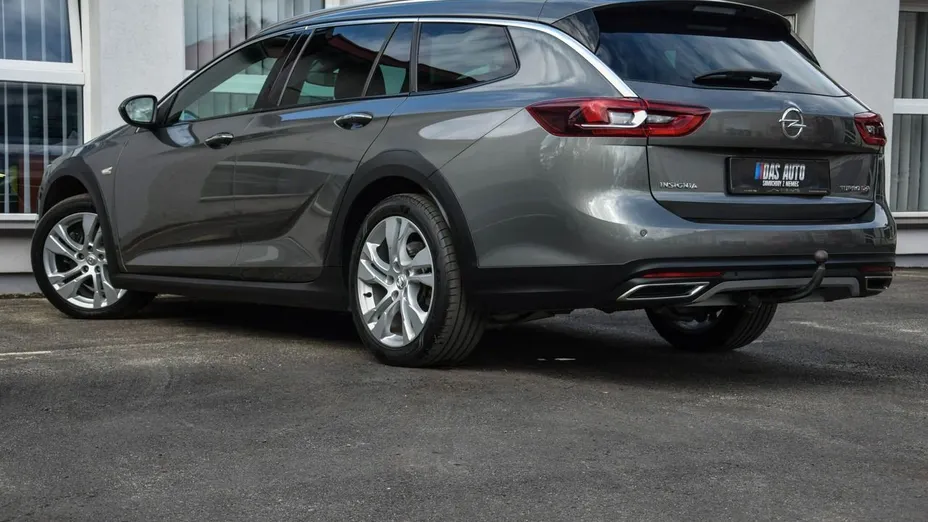 OPEL Insignia -