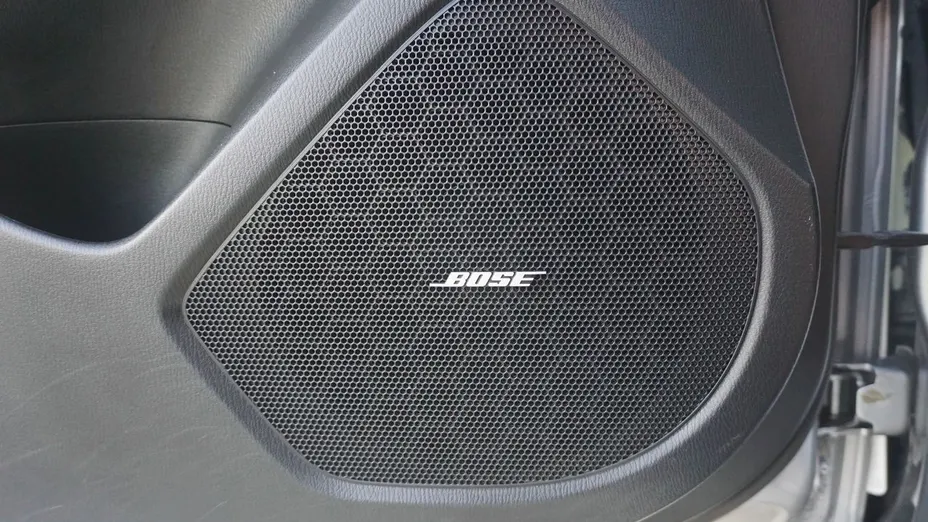MAZDA 3 -