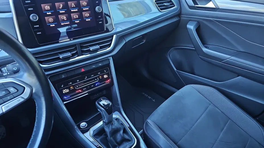 VOLKSWAGEN T-ROC -