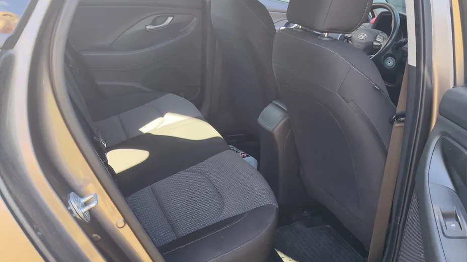 HYUNDAI i30 -