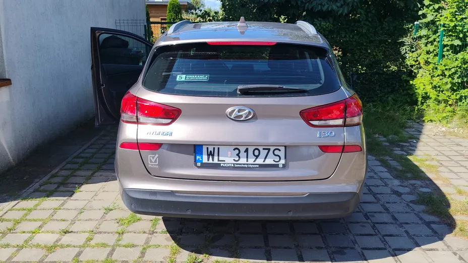 HYUNDAI i30 -
