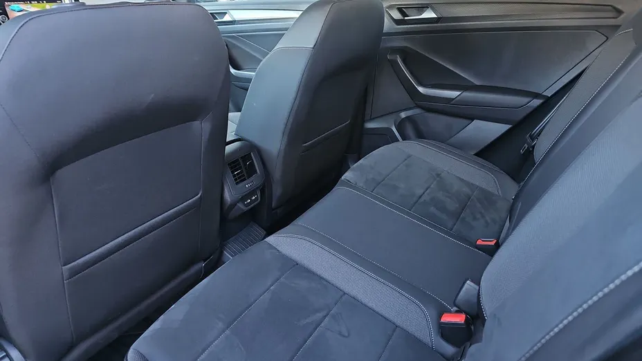VOLKSWAGEN T-ROC -