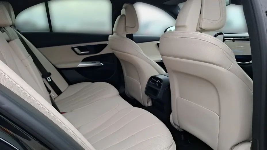 MERCEDES-BENZ E Klasa E 200 mHEV AMG 9G-Tronic