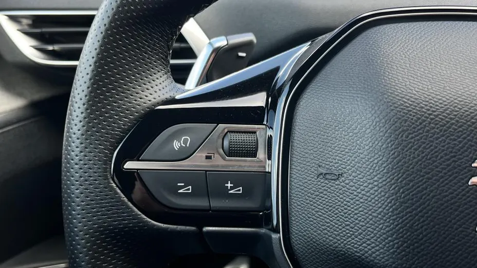 PEUGEOT 5008 5008 1.6 PureTech GT S&S EAT8