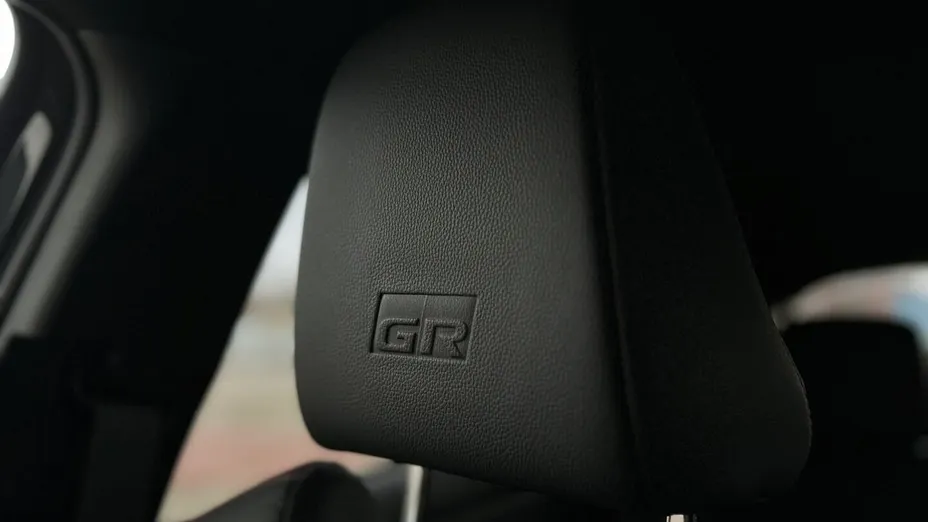 TOYOTA Yaris Yaris Hybrid 1.5 GR Sport