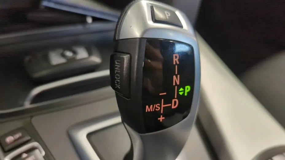 BMW Seria 3 318i GPF aut