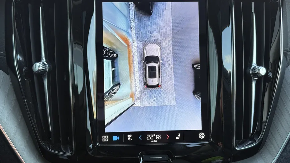 VOLVO XC60 XC60 T6 Plug-In Hybrid AWD Ultra Bright aut