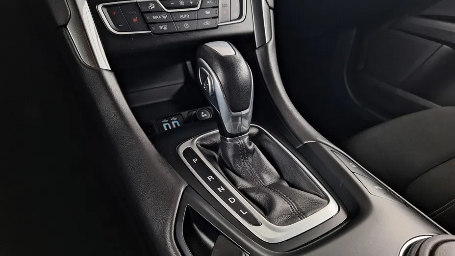 FORD Mondeo Mondeo 2.0 Hybrid Trend