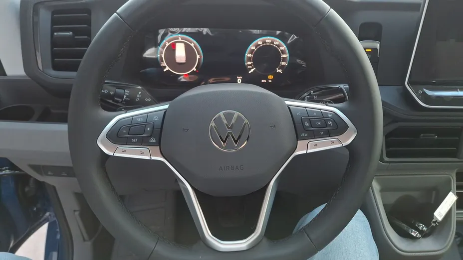 VOLKSWAGEN Crafter Crafter 35 BiTDI 4Motion (13,6m3) aut Nowy