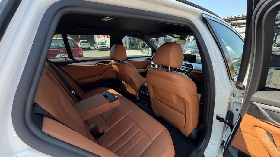 BMW Seria 5 520d Luxury Line aut