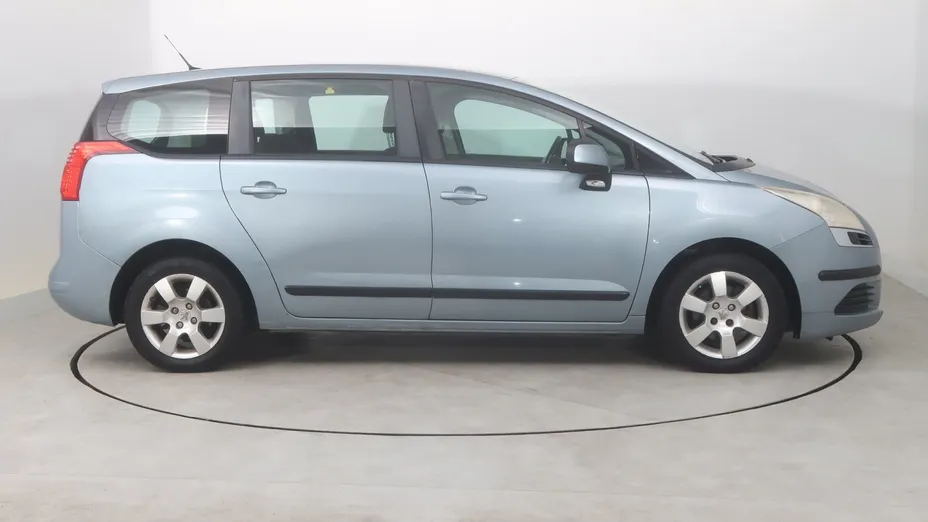 Peugeot 5008 -