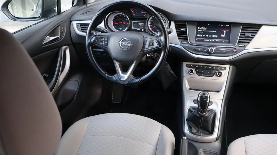 Opel Astra -