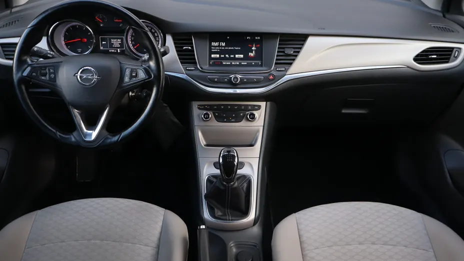 Opel Astra -
